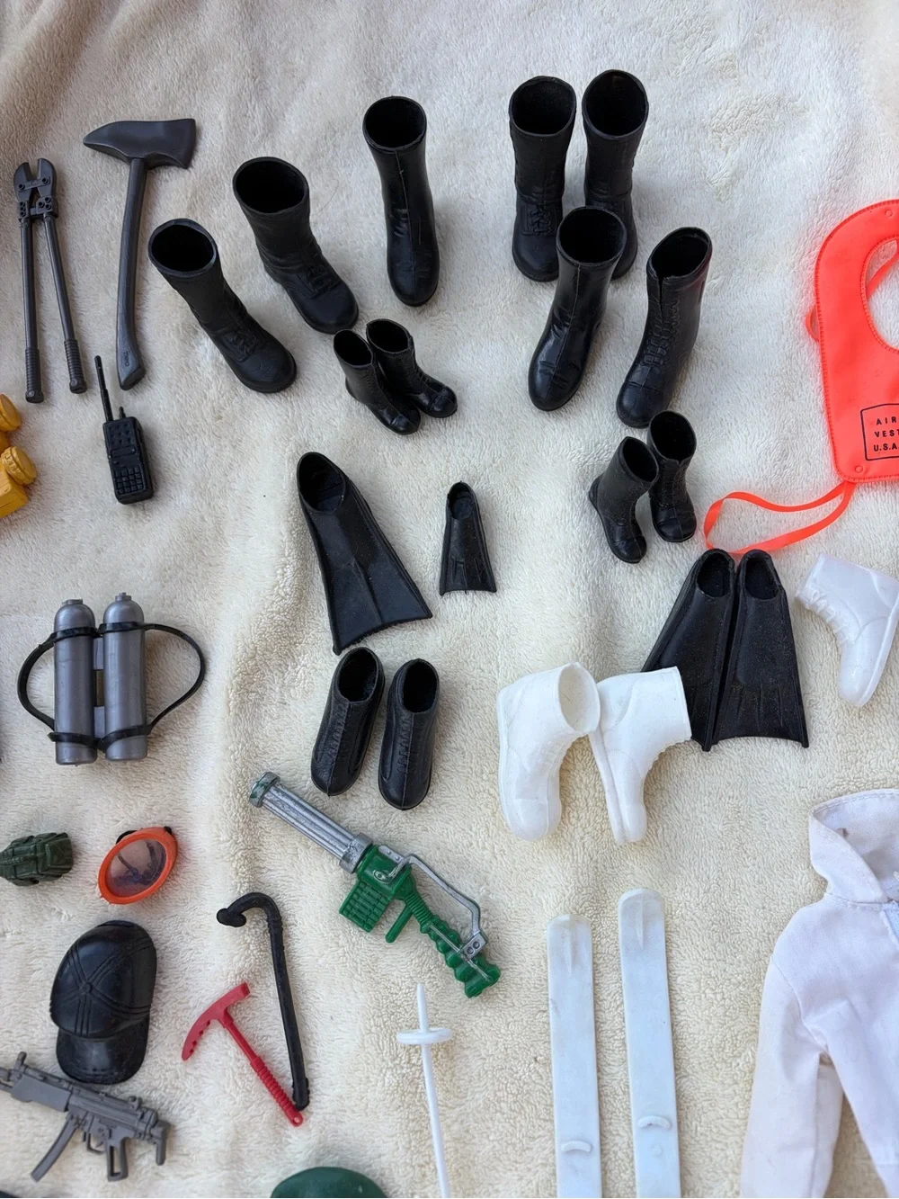 Vintage GI Joe/Placo 6-Figures & Military 75+ Accessories Lot -